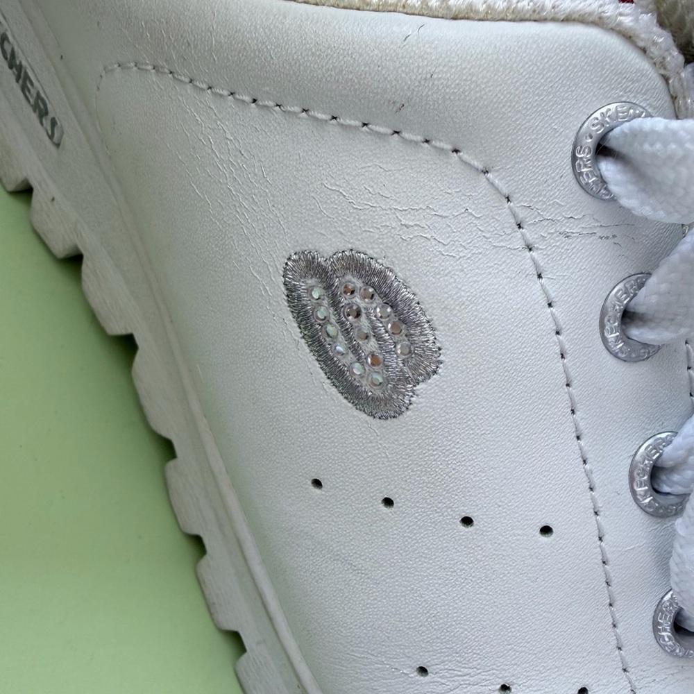Vintage Skechers White Lace-Up Mules - Picture 10 of 14